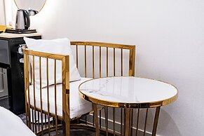 Instar Hotel