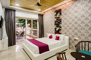 Moonstone Meadows Suite By Alaya Stays