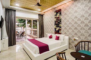 Moonstone Meadows Suite By Alaya Stays