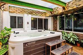 Moonstone Meadows Suite By Alaya Stays