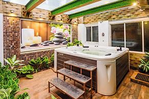 Moonstone Meadows Suite By Alaya Stays