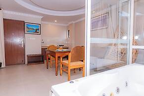 Kuti Resort & Spa