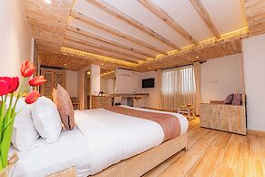 Kuti Resort & Spa