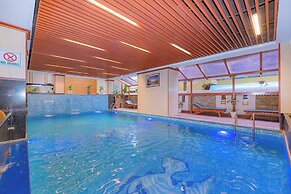 Kuti Resort & Spa