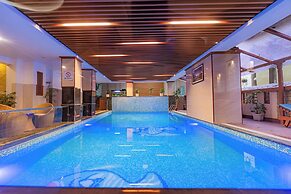 Kuti Resort & Spa