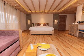 Kuti Resort & Spa