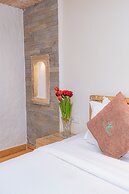 Kuti Resort & Spa