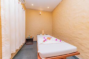 Kuti Resort & Spa
