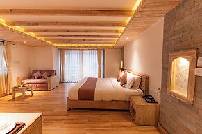 Kuti Resort & Spa