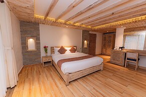 Kuti Resort & Spa