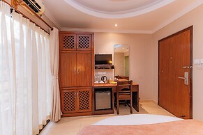 Kuti Resort & Spa