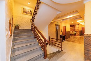 Kuti Resort & Spa