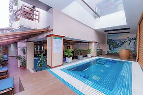 Kuti Resort & Spa