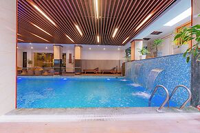 Kuti Resort & Spa