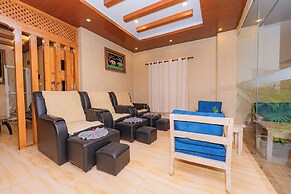 Kuti Resort & Spa
