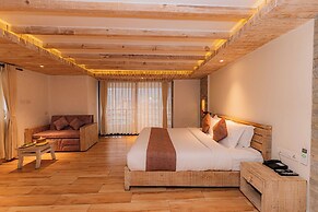 Kuti Resort & Spa