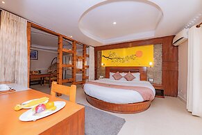 Kuti Resort & Spa