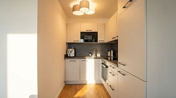 Central Vienna Modern 1BR Apt Balcony