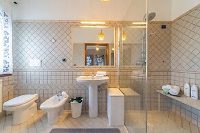 Hotiday Elite Suites Porto Rotondo