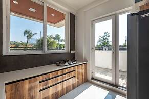 ELIVAAS White House 7BHK Villa