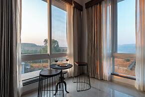 ELIVAAS White House 7BHK Villa