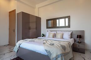 ELIVAAS White House 7BHK Villa