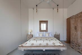 ELIVAAS White House 7BHK Villa
