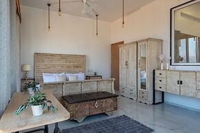 ELIVAAS White House 7BHK Villa