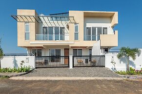 ELIVAAS White House 7BHK Villa