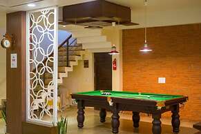 ELIVAAS Lakeview Manor 3-BHK Luxurious