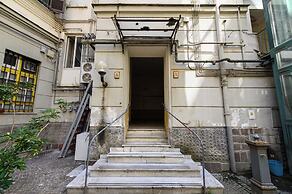 Via Cairoli 60