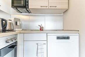Chic 1BR with 1LV Apt In Central Vienna