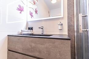Chic 1BR with 1LV Apt In Central Vienna