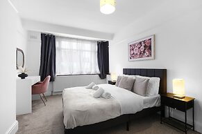 Spacious 4 Bed Semi-Detached Hse