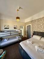 The Carlton Hotel