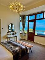 The Carlton Hotel