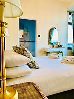 The Carlton Hotel