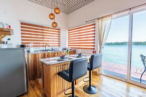 Coral Wing Casitas