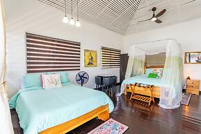 Coral Wing Casitas