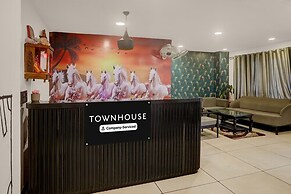 Townhouse Mumfordganj APS Inn