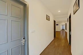 Townhouse Mumfordganj APS Inn