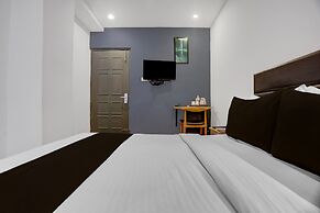 Townhouse Mumfordganj APS Inn