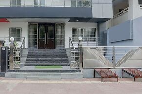 Townhouse Mumfordganj APS Inn