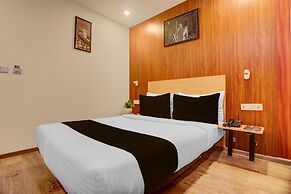 Townhouse Mumfordganj APS Inn