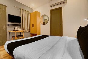 Townhouse Mumfordganj APS Inn