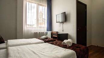 Hotel Nebula Inn
