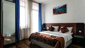 Hotel Nebula Inn