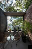 CB Mona Suites