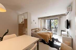 CB Mona Suites