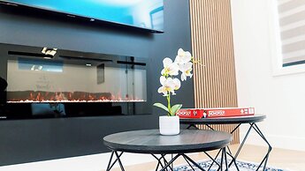 Serene Dwelling Home-4 Bedroom,pool Table Near Yeg- With AC
